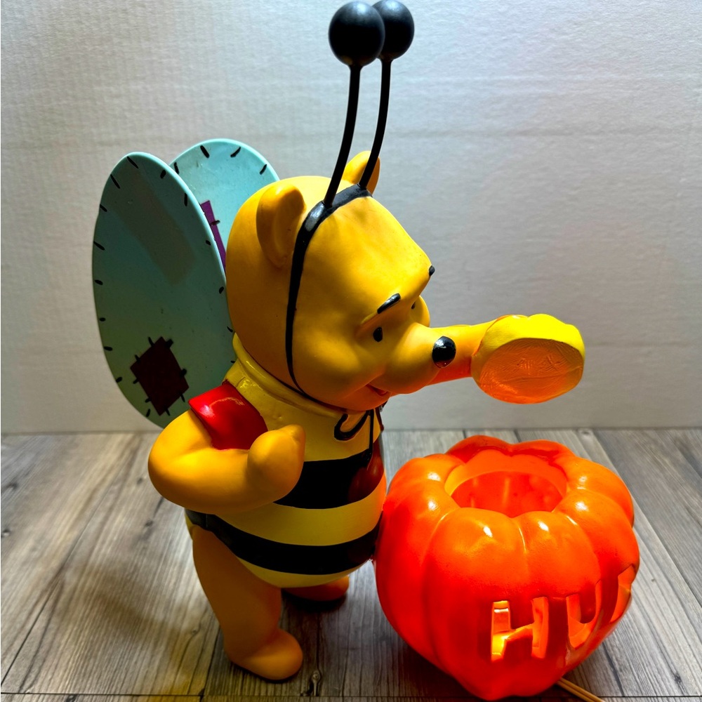 Disney Winnie The Pooh bee Halloween Jack-o-lantern Pumpkin Hunny lamp Vtg. 1999